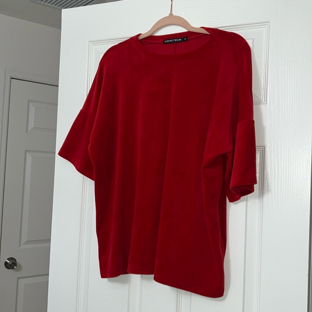 Honeybum velour top size small